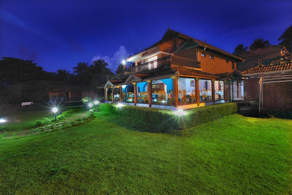 The River Retreat Heritage Ayurvedic Resort Shoranur Екстериор снимка